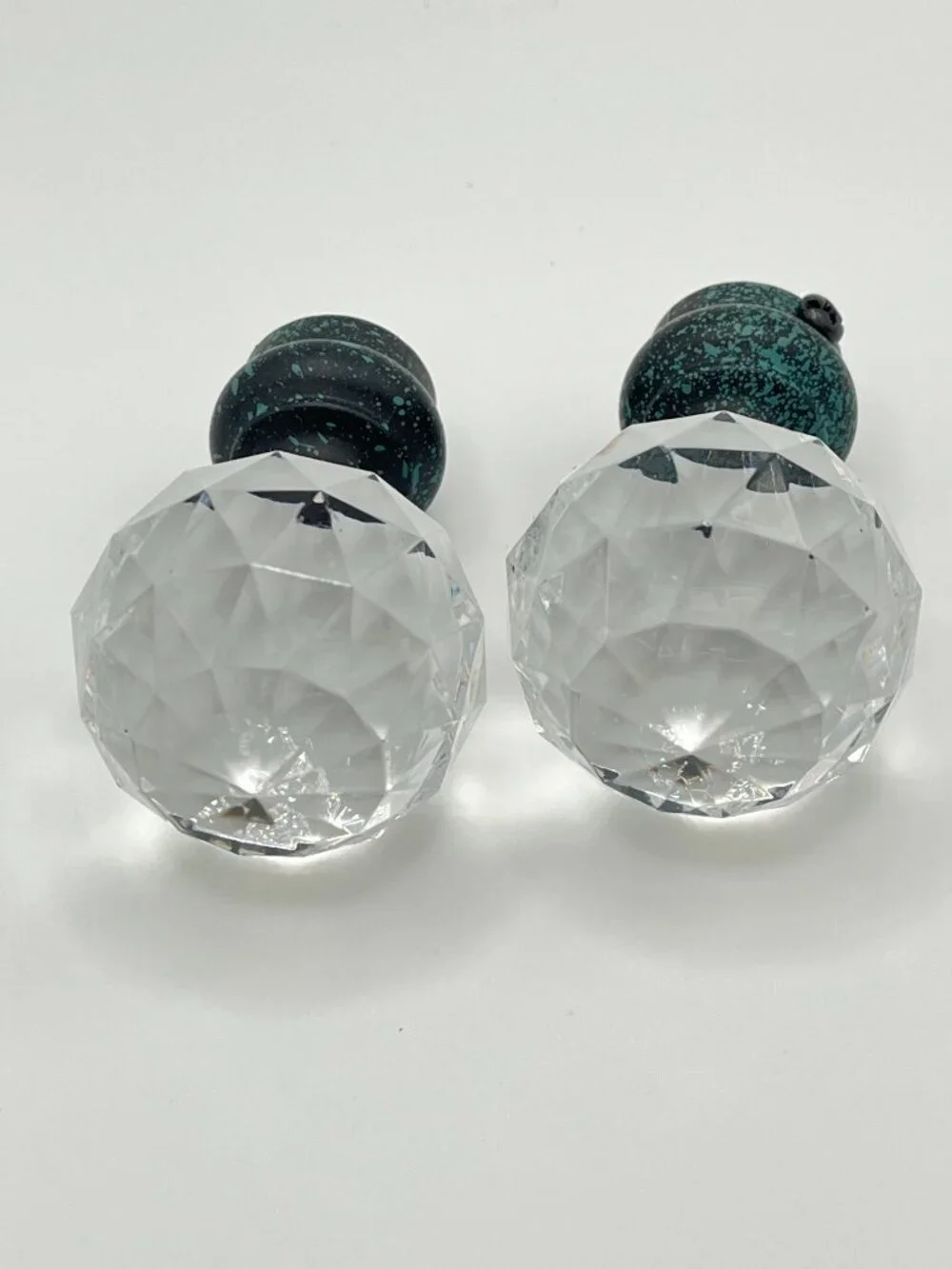 Pair Faceted Acrylic Crystal Ball Finials Green Speckled Base Curtain Lamp Rod